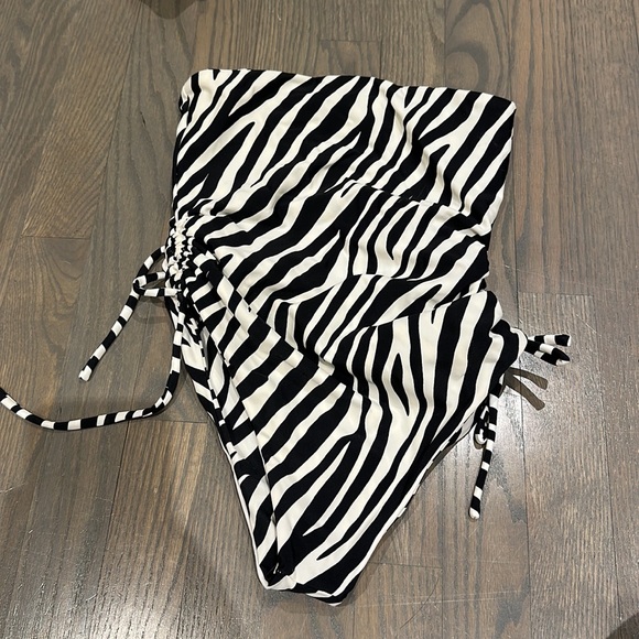 Aexae strapless zebra one piece - Picture 3 of 4